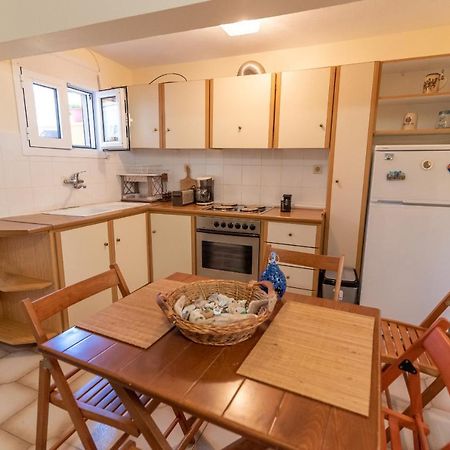 Pine Trees Apartment Превеза Екстериор снимка