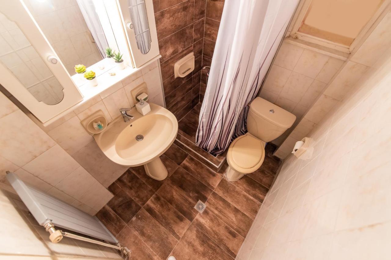 Pine Trees Apartment Превеза Екстериор снимка