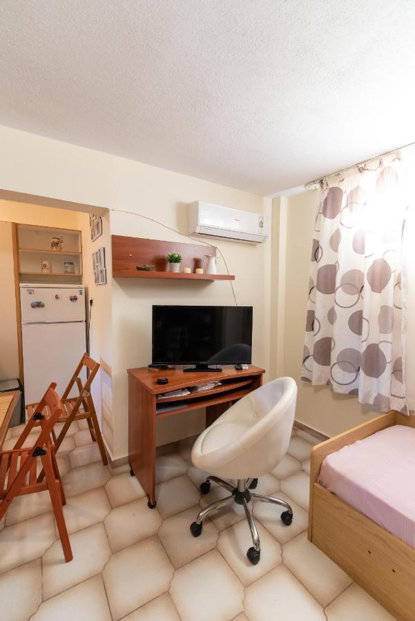 Pine Trees Apartment Превеза Екстериор снимка