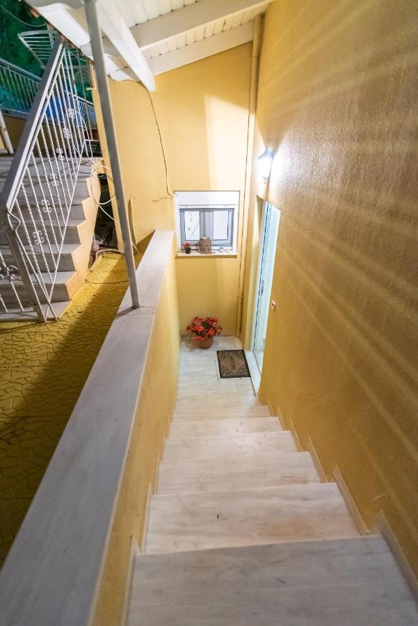 Pine Trees Apartment Превеза Екстериор снимка