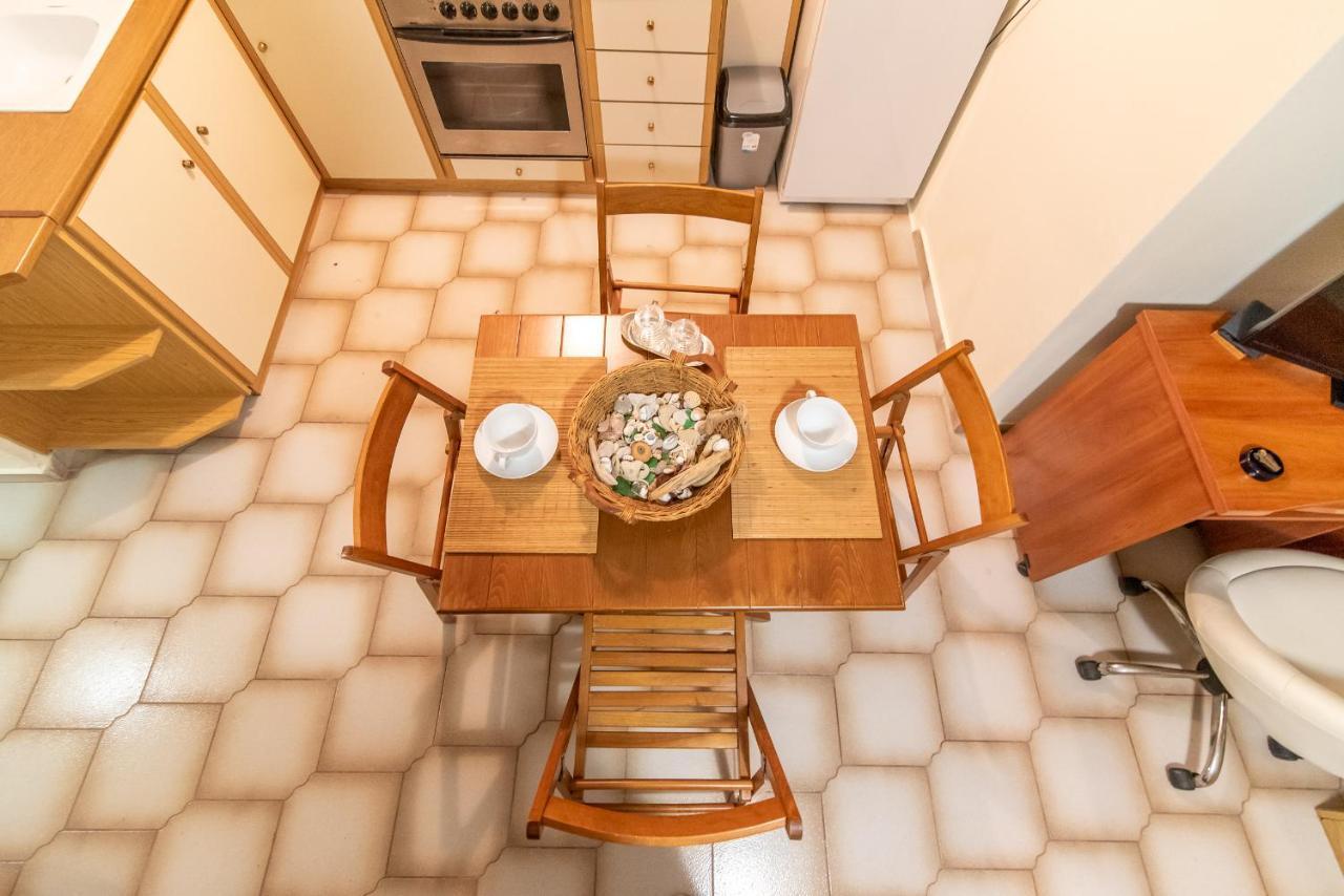 Pine Trees Apartment Превеза Екстериор снимка